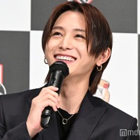知念侑李をゲームで「ボコボコにしたい」とニヤける山田涼介（C）モデルプレス