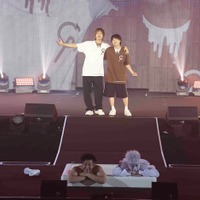 （後方左から）八乙女光、有岡大貴（手前左から）長田庄平、松尾駿（C）吉本興業