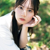 「B.L.T.2025年10月号」別冊付録：小坂菜緒（日向坂46）両面超ビッグポスター（提供写真）
