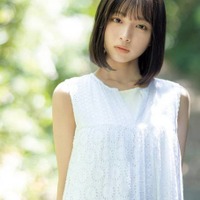 日向坂46大野愛実、ほっそり美腕を見せたワンピースSHOT披露！夏景色の中で透明感と儚さがあふれる