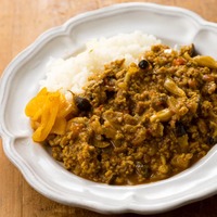 ハンバーグを揉んでカレーにしたら美味しいに決まってる！「つぶしハンバーグの キーマカレー」