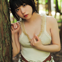根本凪、肉感たっぷりの美ボディに釘付け！セクシーな“異世界物語の主人公”に変身