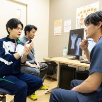 齋藤潤、高橋努、野村周平「ちはやふる−めぐり−」第8話(C)日本テレビ