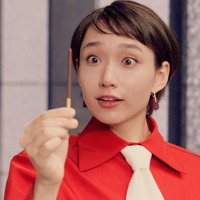 白本彩奈/新TVCM「ポッキーの革命」篇より(提供写真)