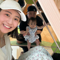 山本圭壱、妻・西野未姫＆娘とパシャリ！キッズパーク満喫SHOTに反響「楽しそうな家族」「素敵なパパさん」