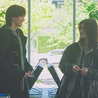 道枝駿佑、生見愛瑠（C）2026「君が最後に遺した歌」製作委員会