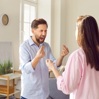 「浮気してるんだろ!」新婚なのに事実無根の言いがかりをつけてくるモラハラ夫。私は自尊心がどんどん低くなってしまって