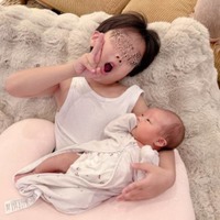 辻希美、生後1ヶ月の次女を可愛がる6歳三男のほっこりSHOTを公開「可愛くてたまらない」