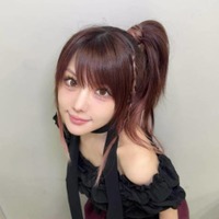 田中れいな、美デコルテが眩しい上目遣いSHOTに「可愛すぎる」「もうほんと大優勝！！」の声