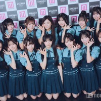 Rain Tree／（後列左から）綾瀬ことり、水野乃愛、新野楓果、仲俣美希、百瀬紗菜、鈴野みお、永瀬 真梨、朝宮日向（前列左から）葉山莉瑚、吉川海未、片瀬真花、佐藤莉華、橋本真希、遠藤莉乃、市原紬希 （C）モデルプレス