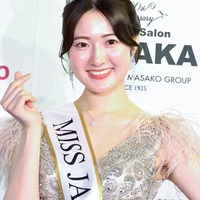 「2025ミス・ジャパン」日本大会グランプリに輝いた仲道真理子さん（C）モデルプレス