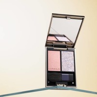 LUNASOL、2色セットのチークにつややかな血色感とまたたくような輝きを与える限定カラーが再登場