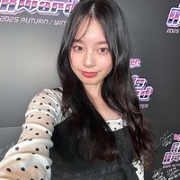 モデルプレスのインタビューに応じた小國舞羽（C）モデルプレス