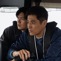加藤シゲアキ、佐藤隆太「新東京水上警察」(C)フジテレビ