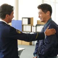 椎名桔平、佐藤隆太「新東京水上警察」第1話（C）フジテレビ