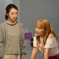 波瑠、川栄李奈「フェイクマミー」（C）TBS