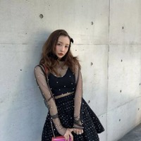 板野友美、シースルーの上品肌見せコーデにファンうっとり「大人な落ち着いた雰囲気」「センスいい！」