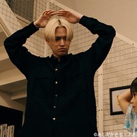 白岩瑠姫、佐藤大空「天才外科医・成瀬のふわとろオムライスは罪ですか？」（C）あしだかおる・アオイセイ／ぶんか社／カンテレ