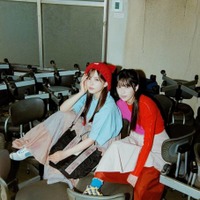 櫻坂46遠藤理子＆村井優、大注目の同期コンビが可憐な衣装姿でパシャリ！不思議な世界観を表現