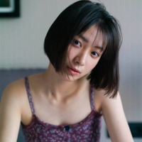 藤崎ゆみあ、美デコルテ際立つキャミワンピSHOT公開！透明感＆大人っぽさのギャップにときめき