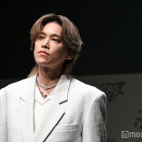 ランウェイでクールに決める千賀健永(C)モデルプレス