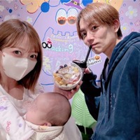 「親も胸痛い」辻希美、生後2ヶ月次女の“初めての”予防接種を報告&親子3SHOTも公開