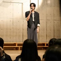 「Zoff」アンバサダー目黒蓮、学生たちの前にサプライズ登場!サングラスを通じて目の健康の大切さを発信