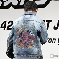 ギャラドス＆ピカチュウが刺繍されたジャケット（C）モデルプレス