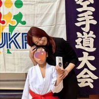 伊藤千晃、8歳息子の“初優勝”SHOTにファンも感動「すごーい!!」「日々の努力の結果ですね」