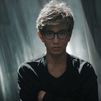 木村拓哉、大人の余裕たっぷりのメガネ姿を披露！スタイリッシュかつ自然体なライフスタイルを体現