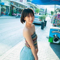 藤崎ゆみあ、美肩&デコルテ際立つヘルシー肌見せSHOT披露!“美少女感”あふれるカットにドキドキ