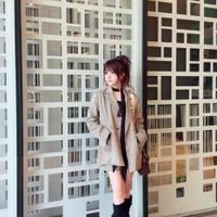 田中れいな、ほっそり美脚のセットアップコーデSHOTに反響「素敵で超かわいい」「映画のワンシーンみたい」