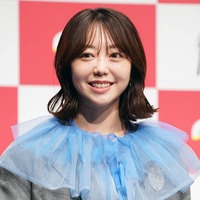 峯岸みなみ、夫・てつや＆娘とのバースデーSHOTに反響「素敵な家族だなぁ」「おしどり夫婦」