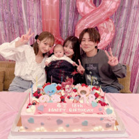 辻希美、夫婦で娘2人を挟んで記念撮影!長女・希空18歳の誕生日会を報告「頑張って行こうね」