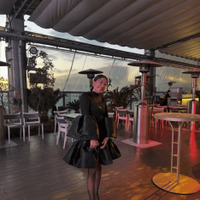 里田まい、美脚際立つブラックドレスSHOTにファンうっとり「まいちゃん綺麗」「本当に美脚」