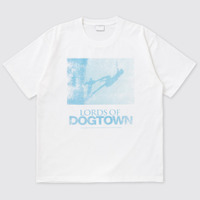 『ロード・オブ・ドッグタウン』限定TシャツTM & (C) 2025 Columbia Pictures Industries, Inc. All Rights Reserved.