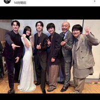 横浜流星、最終回の『べらぼう』キャスト陣とパシャリ!万感の思い明かす「最後まで蔦重の生き様を…」