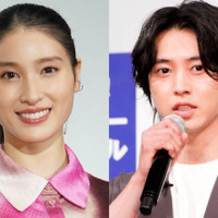 土屋太鳳、山崎賢人との“合宿感”ある2SHOTに「素敵すぎる写真」「ずっと仲良しでいてね!」