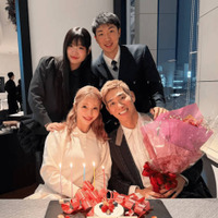 住谷杏奈、家族4人でパシャリ！夫・レイザーラモンHGの50歳誕生日を祝福「無理せずにお仕事頑張って」