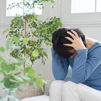 53歳、謎の体調不良で退職を余儀なくされた私。夫からは「ヒステリー」扱いされ、追い込まれた更年期の日々【2025年ベスト記事セレクション】