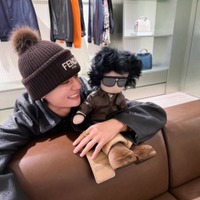 佐野勇斗、お気に入りの“タディ”との笑顔SHOTに「かわいい相棒だね」「何しても絵になる」の声