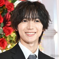 共演者からカメラマン姿を「綺麗」「かっこいい」と絶賛された七五三掛龍也（C）モデルプレス