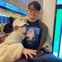 高橋愛、夫・あべこうじにギュッ!おしどり夫婦SHOTに反響「ラブラブ」「めちゃくちゃ可愛い」