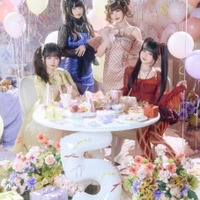 Z世代女子憧れのアイドル・きゅるりんってしてみて、 “5周年パーティー”をイメージしたキュートな衣装姿を披露