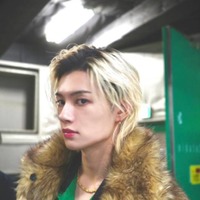 佐野勇斗、金髪時代の美麗SHOTに「流石にカッコよすぎる」「イケメンすぎてびっくり」の声