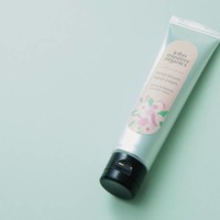 ジョンマスターオーガニック、サクラの香りで手元を包む限定ハンドクリームが登場