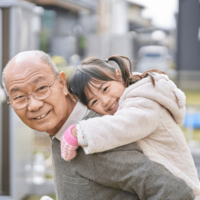 アニメが大好きな5歳孫　80代祖父「おじいちゃんの魔法だぞ」⇒まさかの行動に「かっこいい！」