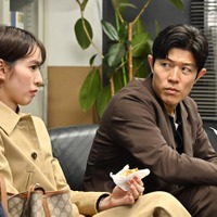 戸田恵梨香、鈴木亮平「リブート」第4話（C）TBS