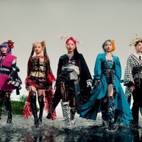 HANA／いち髪 新CM「香りだけ残して、前へ。」篇（提供写真）