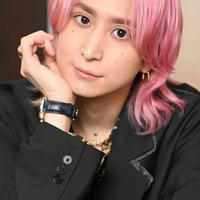 モデルプレスのインタビューに応じた佐久間大介（C）モデルプレス